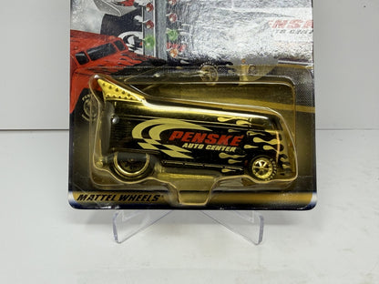 Hot Wheels Penske Auto Center Volkswagen Drag Bus 1:64 Diecast