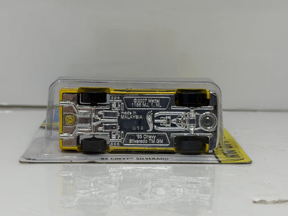 Hot Wheels Off-Road 1983 Chevy Silverado 1:64 Diecast Yellow