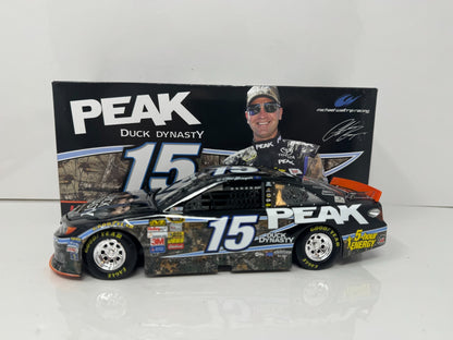 Action NASCAR Clint Bowyer #15 Peak Duck Dynasty 2013 Toyota Camry 1:24 Diecast