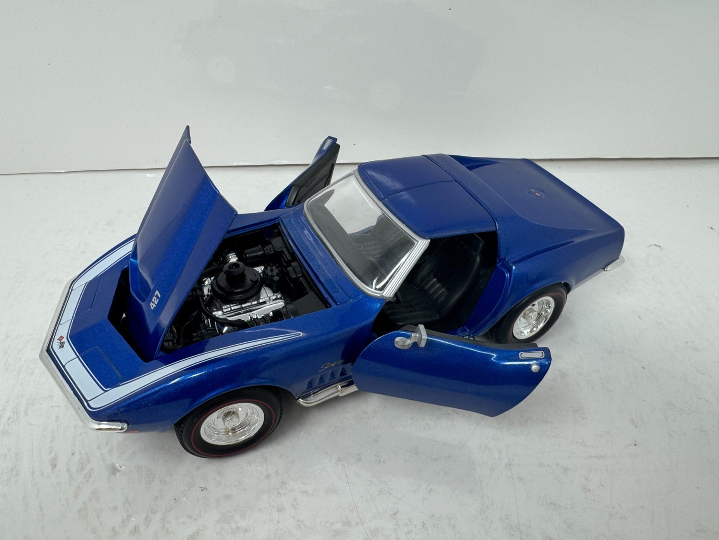 Hot Wheels 100% Series 1969 Chevrolet Corvette 1:18 Diecast