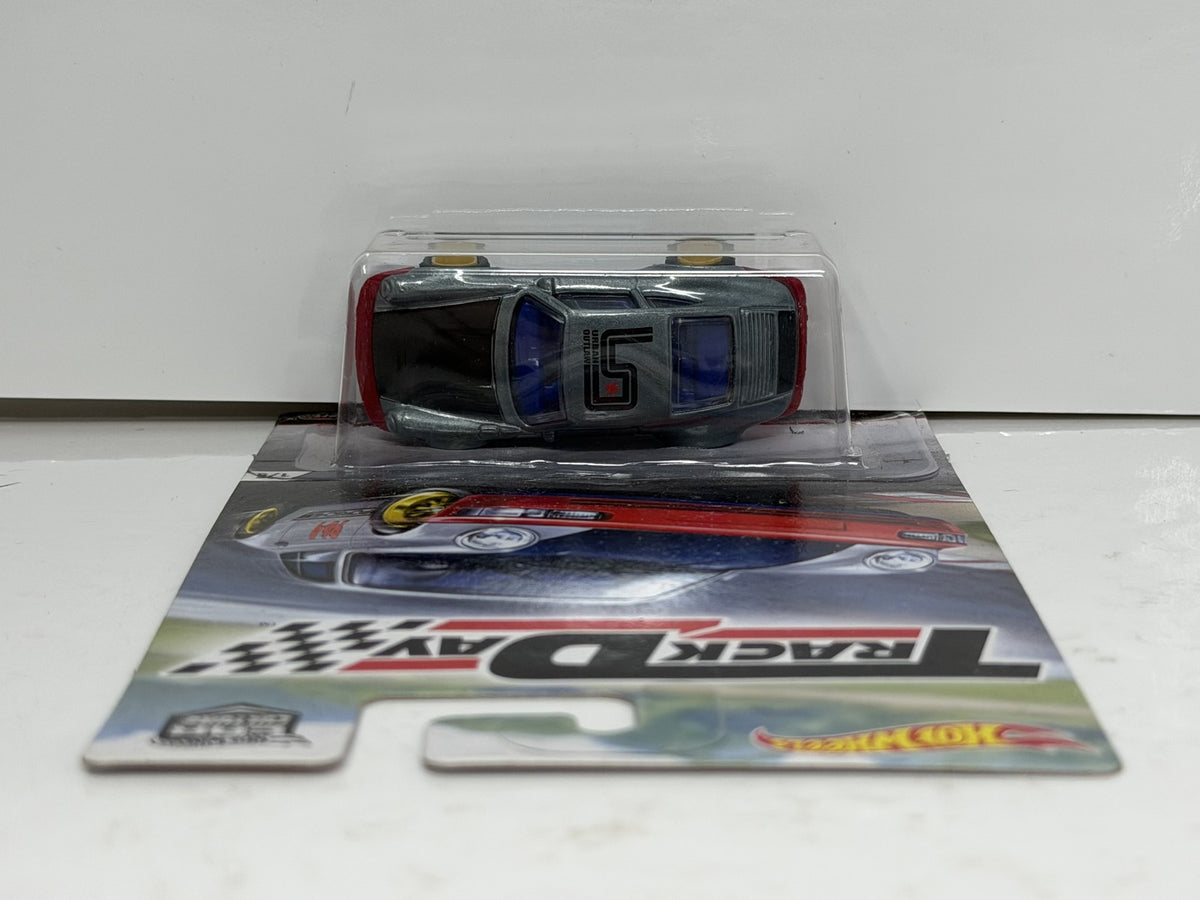 Hot Wheels Track Day Porsche 964 1:64 Diecast Real Riders