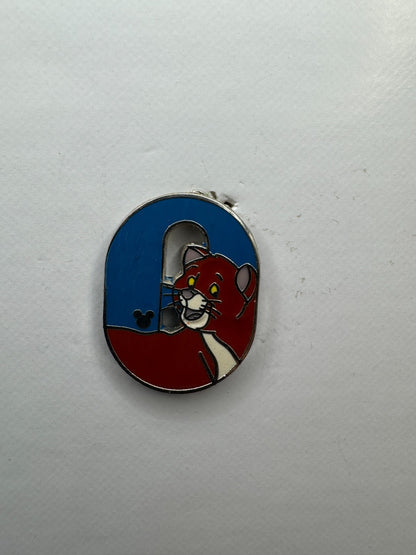 DLR Disney O for OMalley Alphabet Hidden Mickey Trading Pin DC1S8