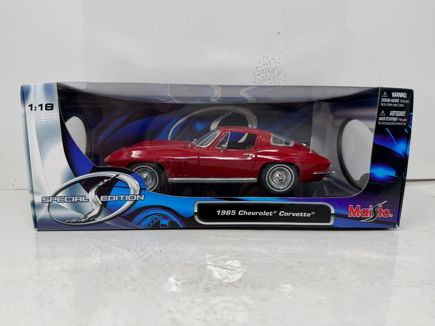 Maisto 1965 Chevrolet Corvette 1:18 Diecast Special Edition