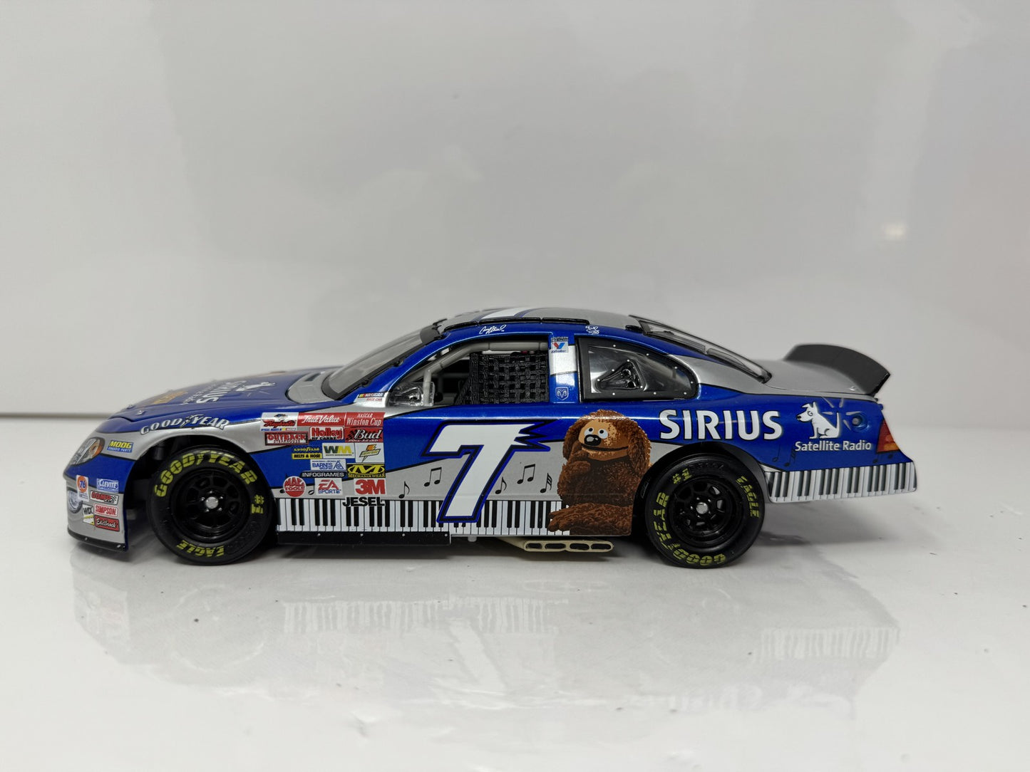 Action Nascar Casey Atwood #7 Sirius Muppets 2002 Dodge Intrepid 1:24 Diecast