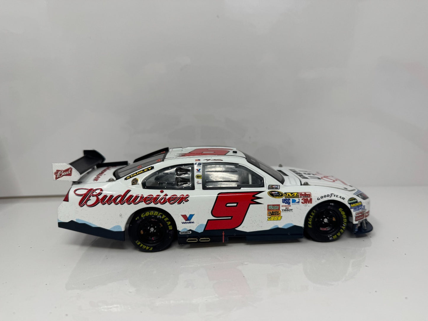Action NASCAR #9 Kasey Kahne Bud Olympic Gatorade Duel Win 2010 1:24 Diecast