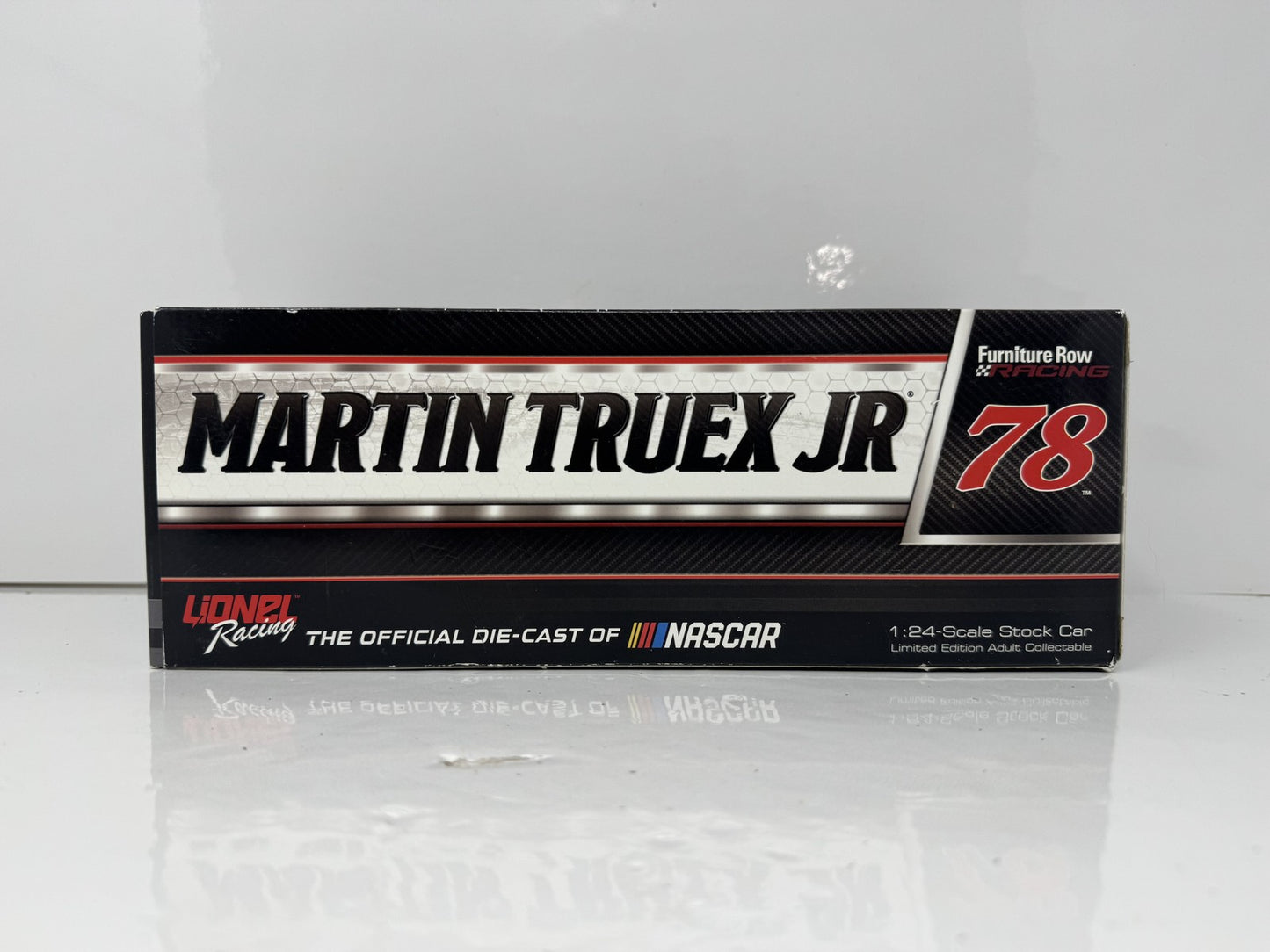 Lionel NASCAR Martin Truex Jr #78 Bass Pro 2017 Toyota Camry Chrome 1:24 Diecast