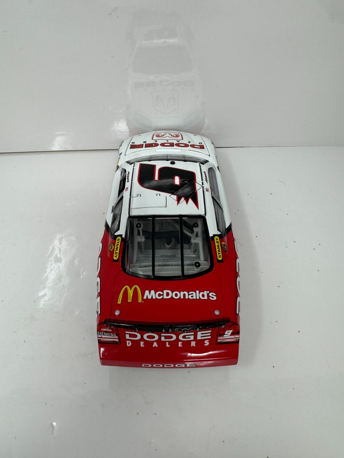 Action NASCAR Kasey Kahne #9 Owners Club Select 2007 Dodge Charger 1:24 Diecast