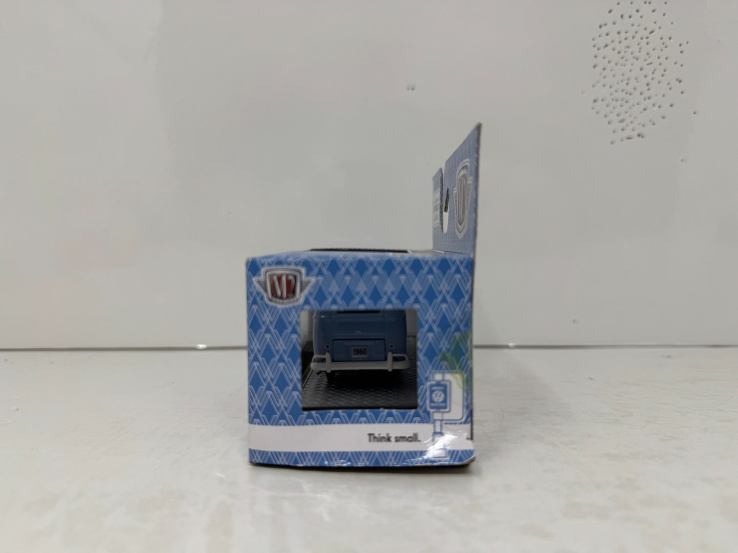 M2 Machines Auto Thentics 1960 Volkswagen VW Delivery Van USA Model 1:64 Diecast