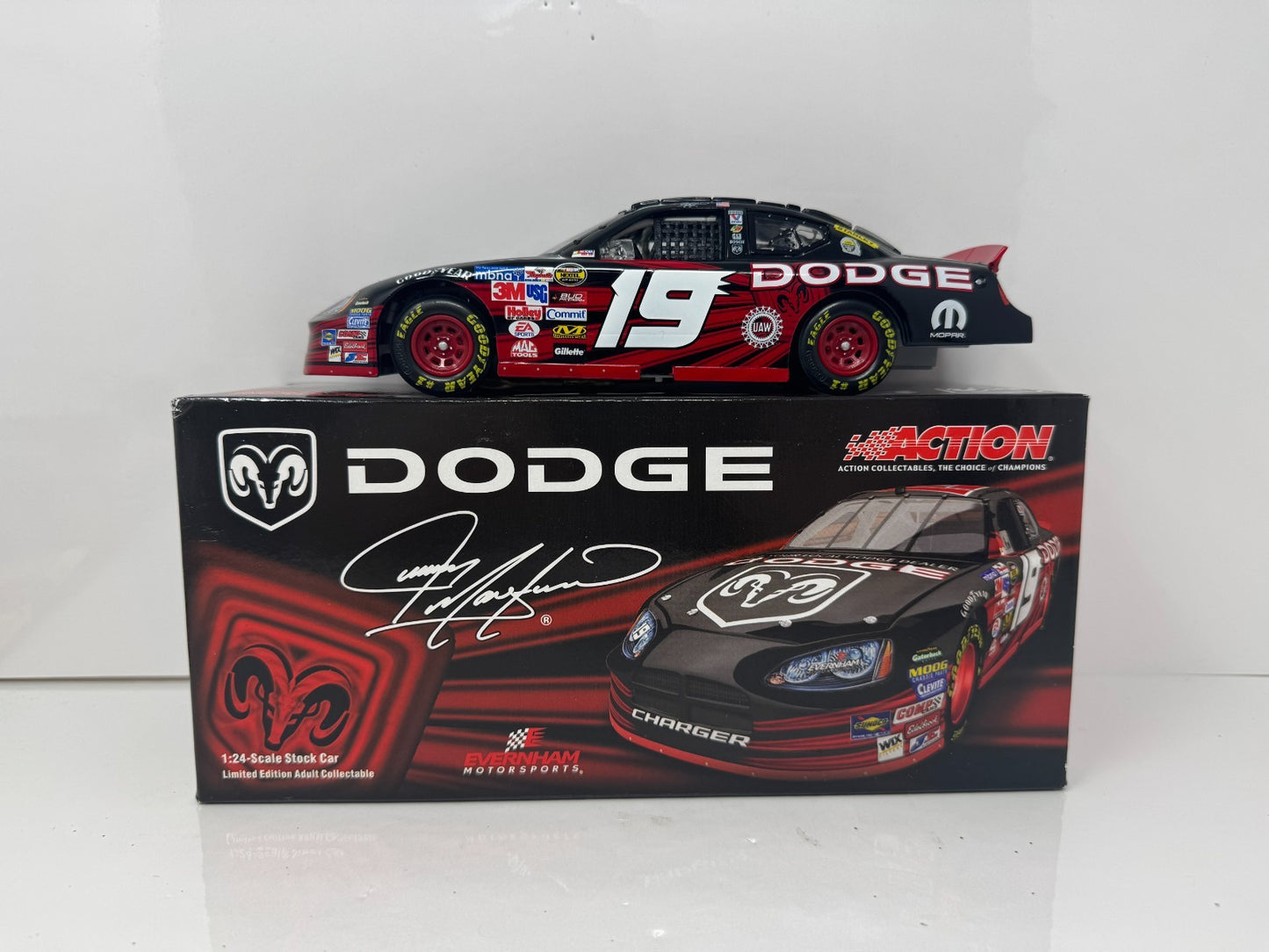 Action NASCAR Jeremy Mayfield #19 Reverse Paint 2005 Dodge Charger 1:24 Diecast