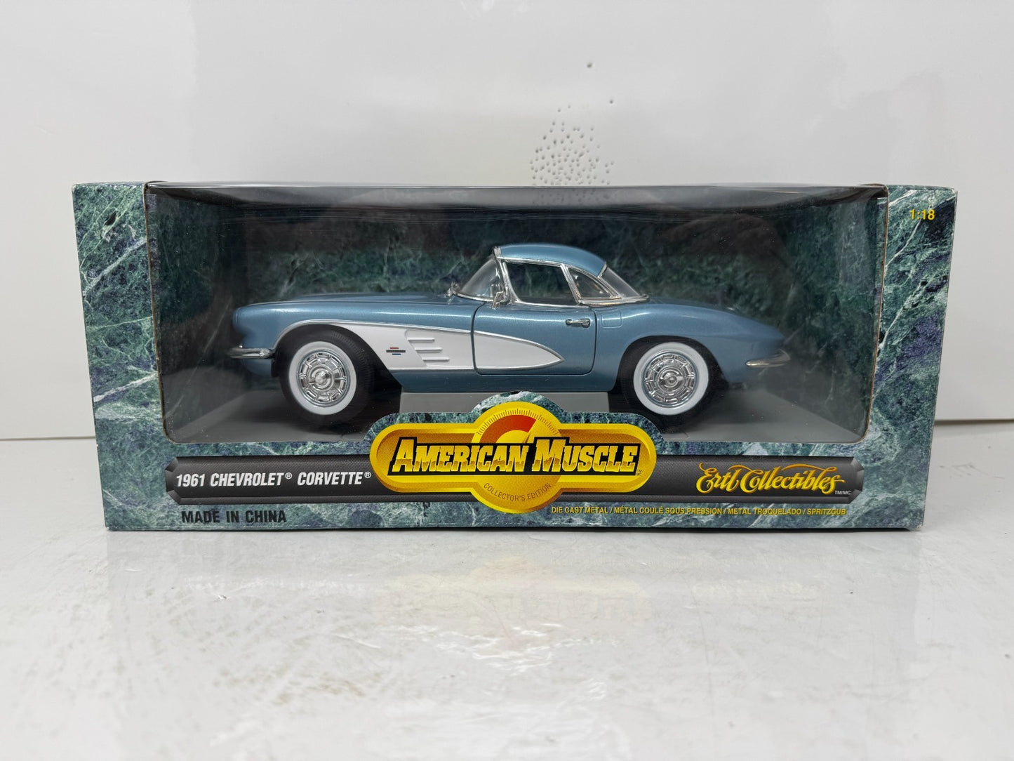 Ertl American Muscle 1961 Chevrolet Corvette 1:18 Diecast