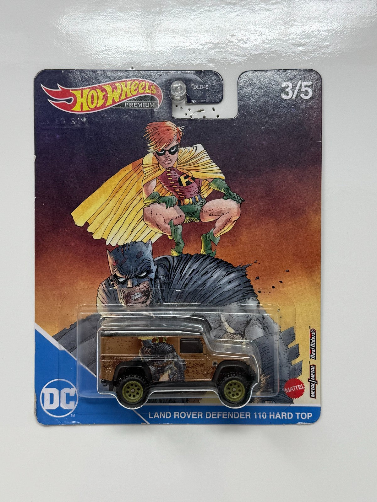 Hot Wheels Premium DC Batman Land Rover Defender 110 Hard Top 1:64 Diecast