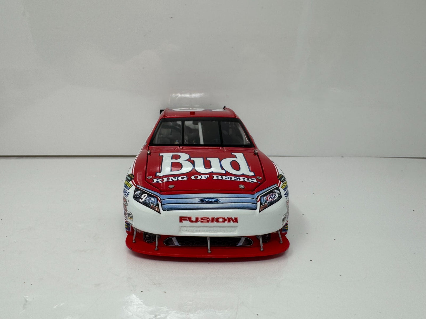 Action NASCAR Kasey Kahne #9 Budweiser Throwback 2010 Ford Fusion 1:24 Diecast