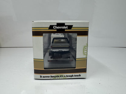 M2 Machines 1974 Chevrolet Cheyenne Super 30 & K5 Blazer 1:64 Diecast