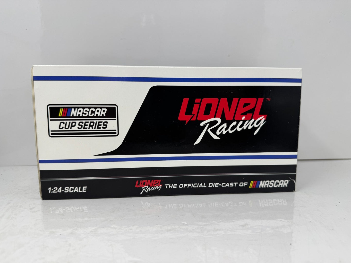 Lionel Racing Nascar #1 Ross Chastain Busch Light 2024 Chevy Camaro ZL1 1:24 Diecast