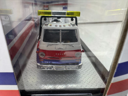 M2 Machines Auto Hauler 1970 Dodge L600 & 1969 Plymouth Road Runner 1:64 Diecast