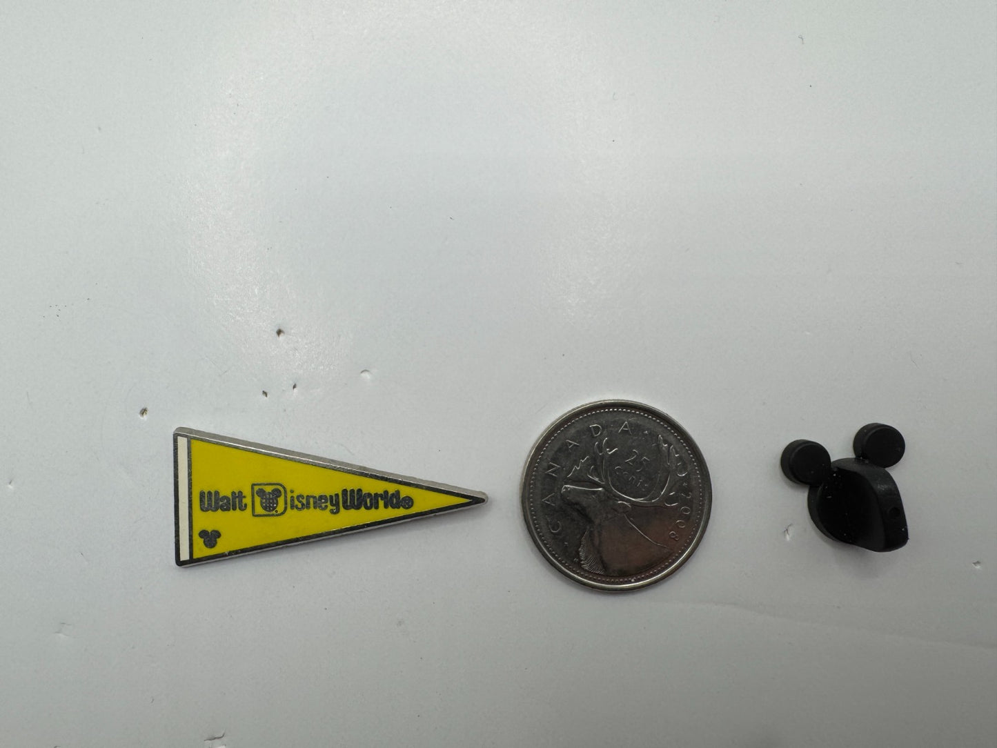 WDW Walt Disney Yellow World Pennant Hidden Mickey Trading Pin DC2S11