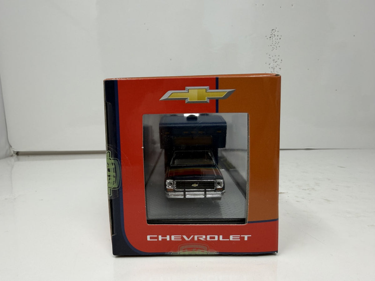 M2 Machines Chevy Cheyenne Super 30 Camper &amp; Chevy C10 Silverado 1:64 Diecast
