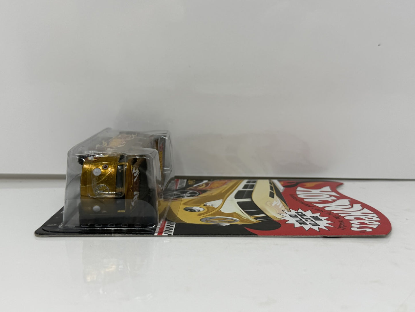 Hot Wheels 2011 Collector Edition Volkswagen T1 Drag Bus K-Mart 1:64 Diecast