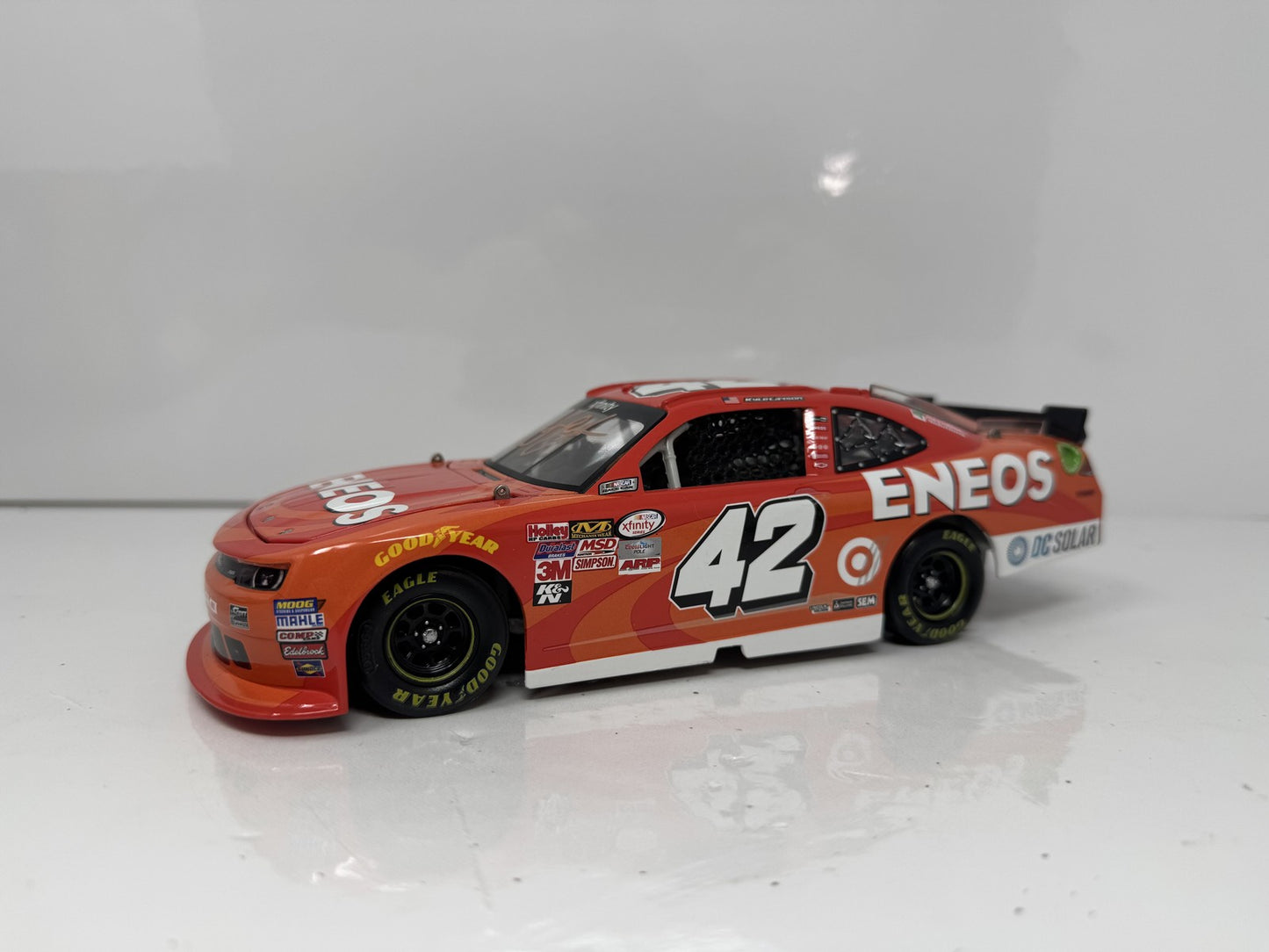 Lionel NASCAR Kyle Larson #42 ENEOS 2018 Chevy Camaro Autographed 1:24 Diecast
