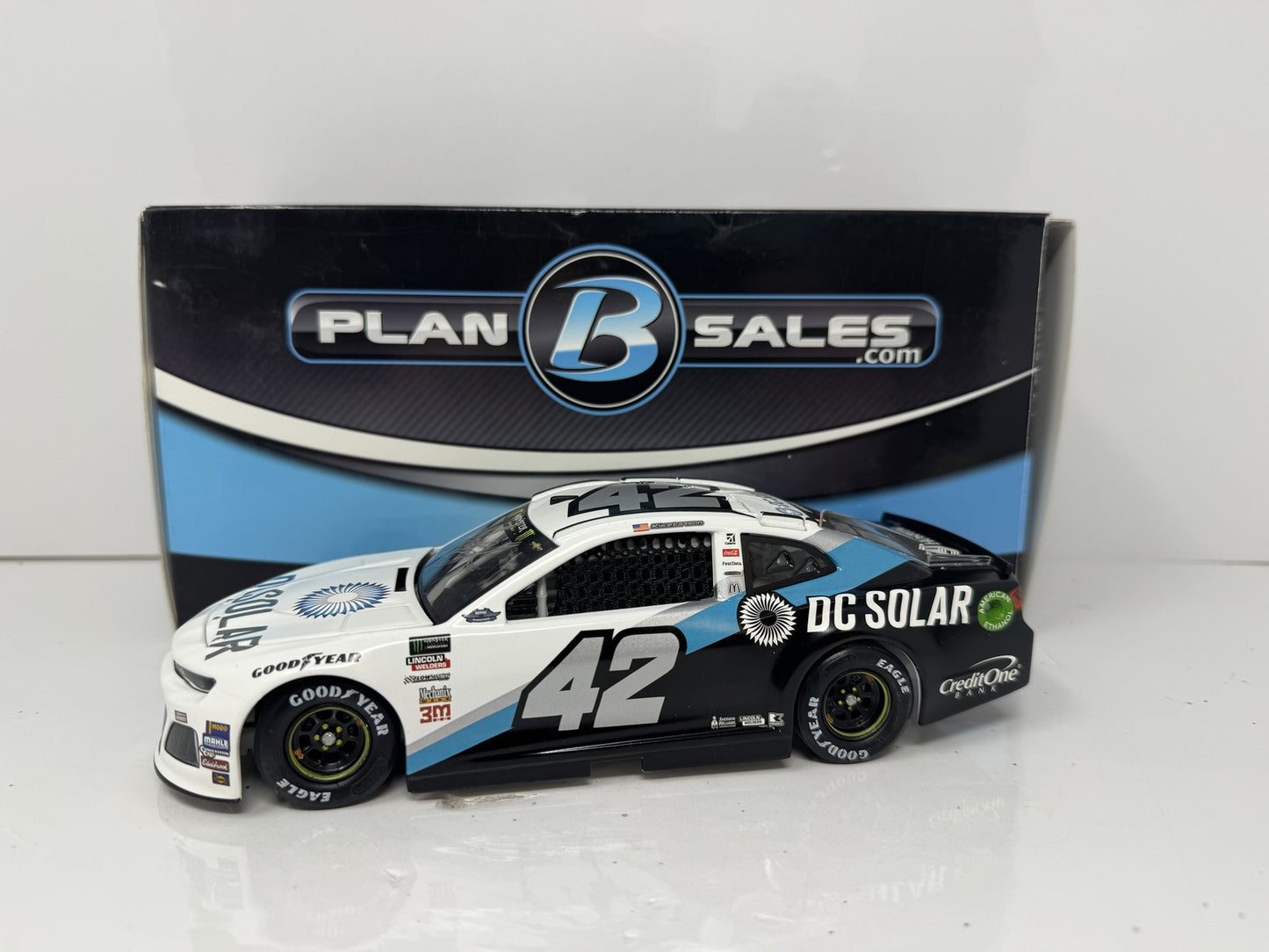 Lionel NASCAR Kyle Larson #42 DC Solar Darlington 2018 Autographed 1:24 Diecast