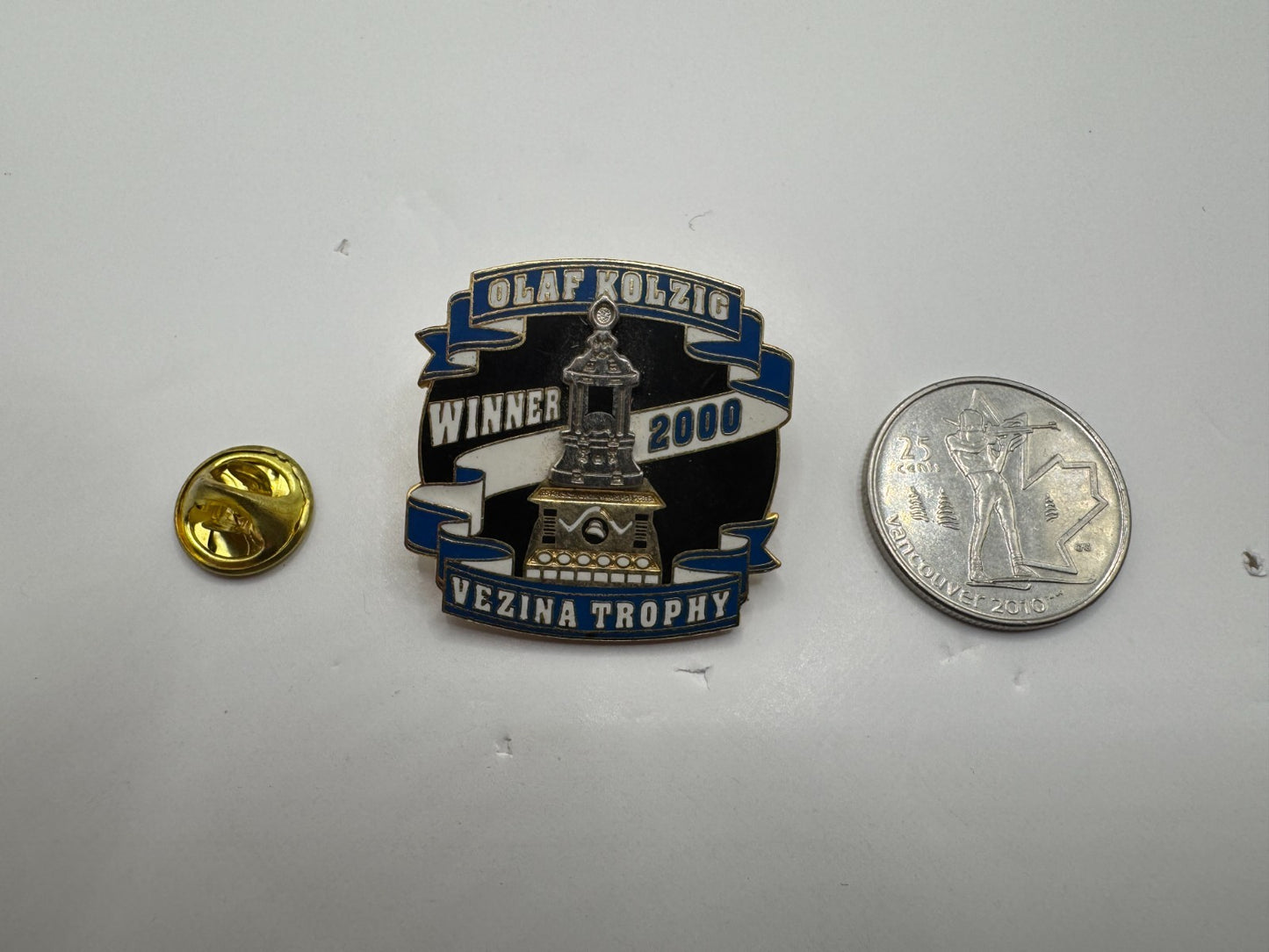 Olaf Kolzig Washington Capitals 2000 Vezina Trophy Winner NHL Hockey Lapel Pin⏳