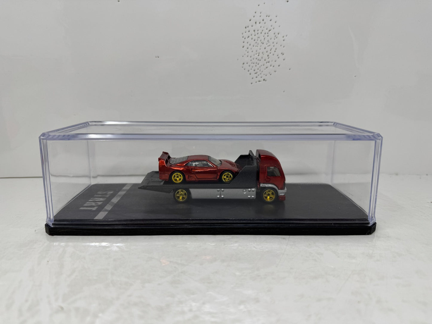 Ferrari F40 & Transporter 1:64 Diecast with Display Case has Custom Real Riders Tire & Paint Job