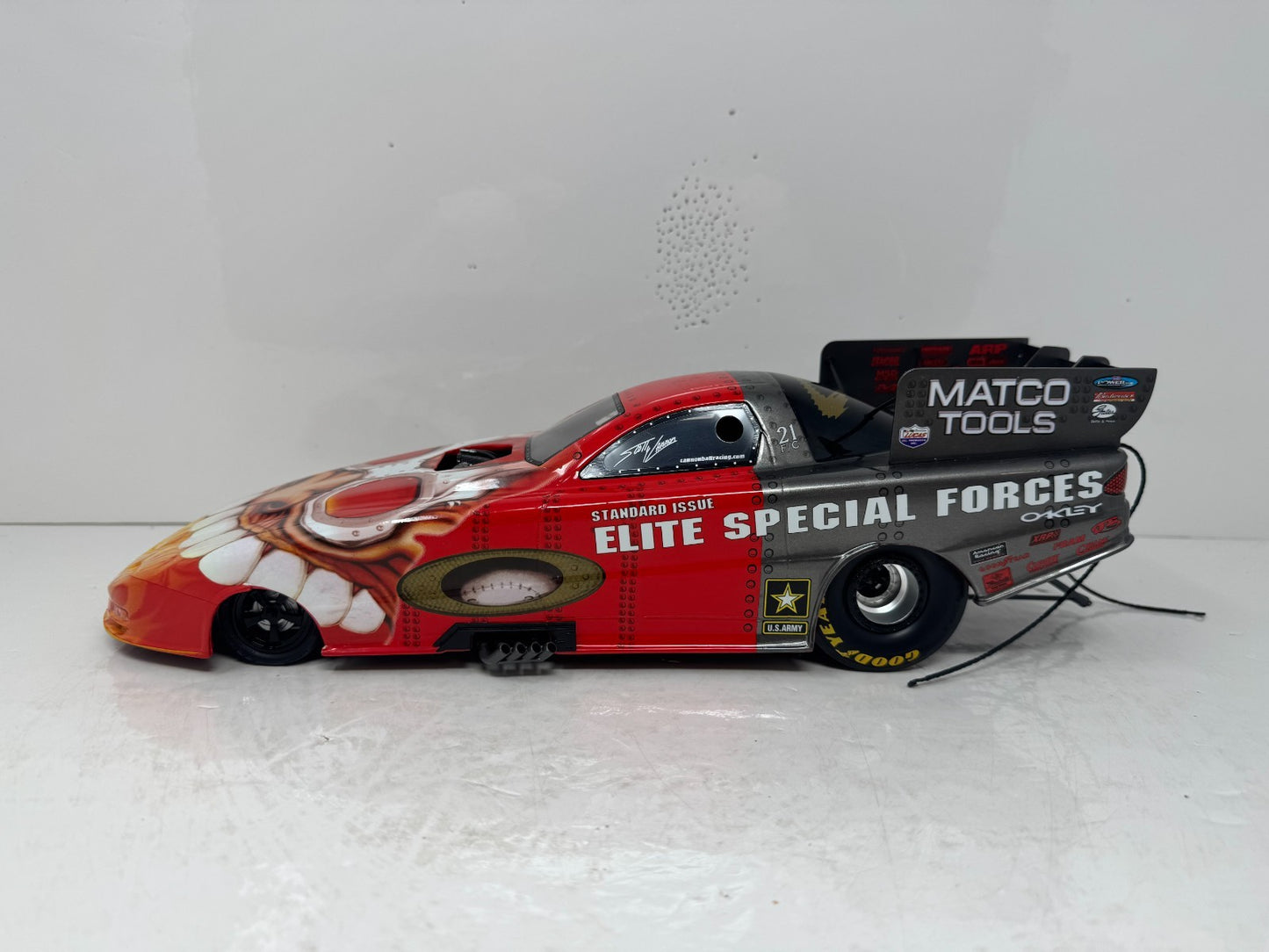 Milestone Scotty Cannon NHRA Oakley Special Forces Firebird Funny Car 1:16 Scale