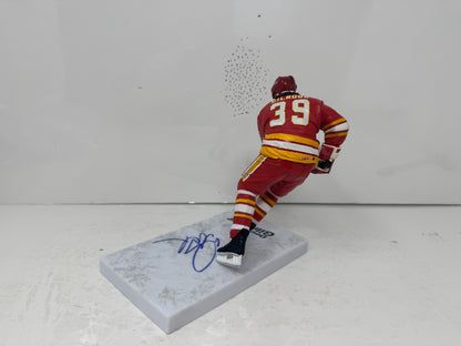 McFarlane NHL Doug Gilmour Calgary Flames Figure Auto Signed