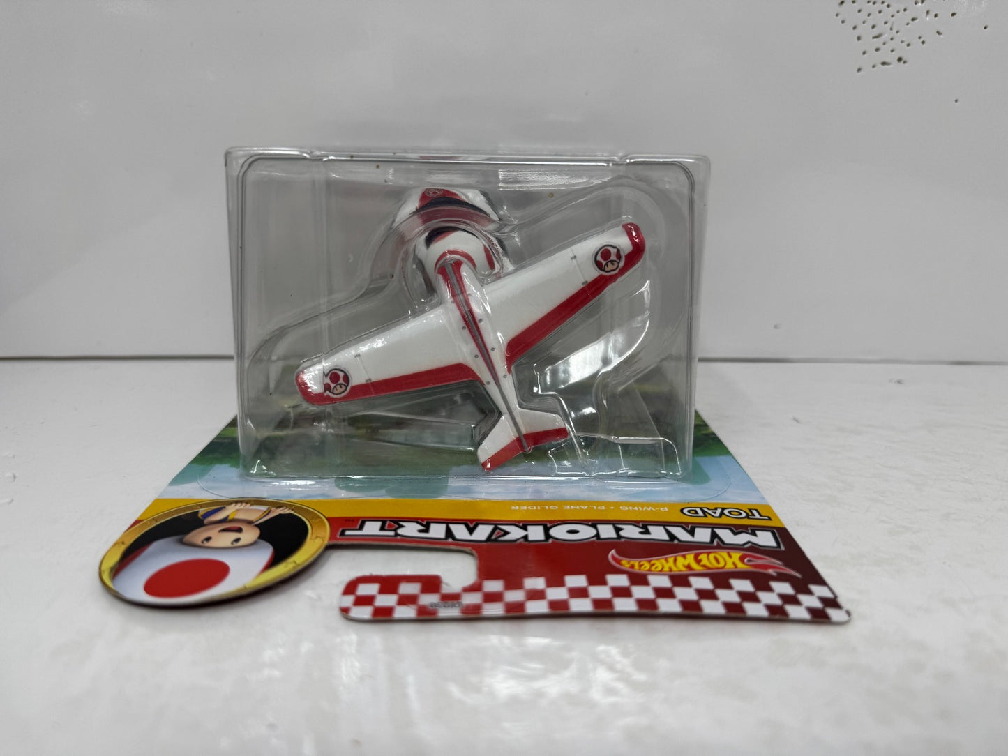 Hot Wheels Mario Kart Toad P-Wing + Plane Glider 1:64 Diecast
