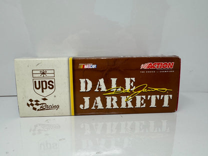 Action NASCAR Dale Jarrett #88 UPS 2001 Ford Taurus 1:24 Diecast