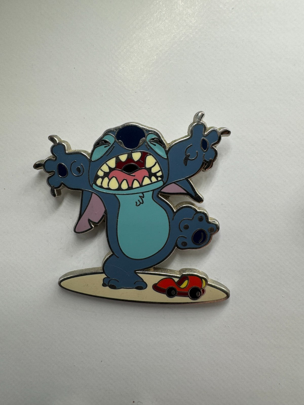 Disney Giant Stitch Deluxe Pin & Red Lanyard Starter Trading Pin DC1S9