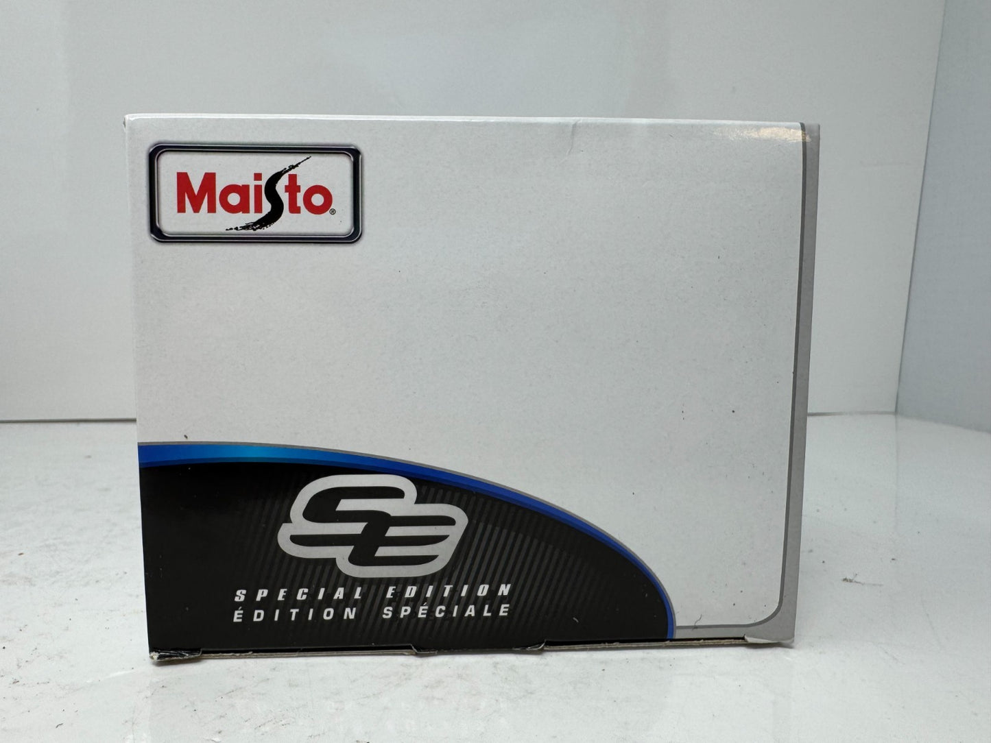 Maisto Jeep Rescue Concept Blue Special Edition 1:18 Diecast
