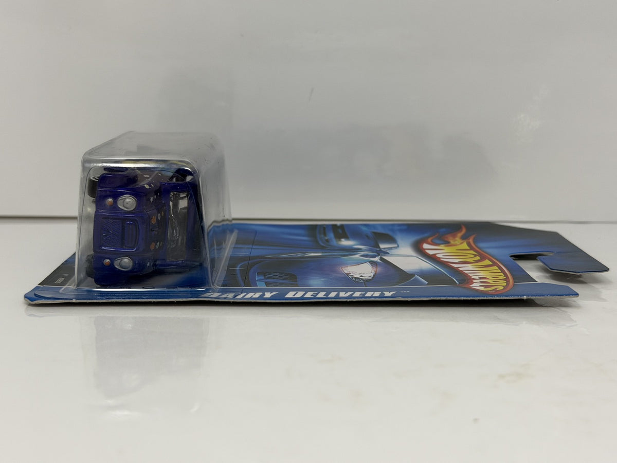 Hot Wheels 2007 All Stars Dairy Delivery "Luna Lu" 1:64 Diecast