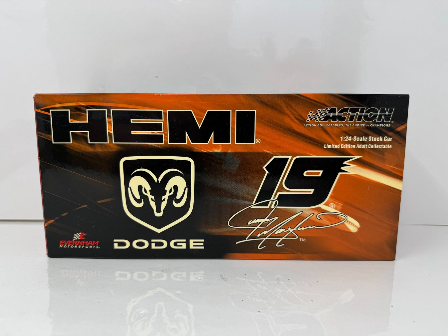Action NASCAR Jeremy Mayfield #19 Dodge Dealers 2004 Dodge Intrepid 1:24 Diecast