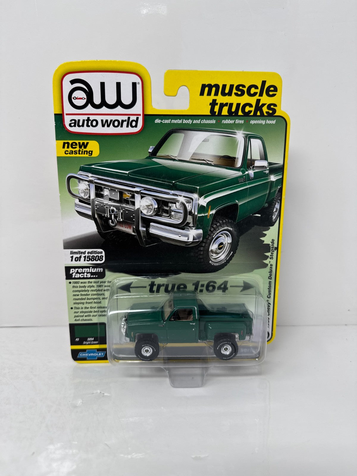 Auto World Muscle Trucks 1980 Chevy Silverado Stepside Green 1:64 Diecast