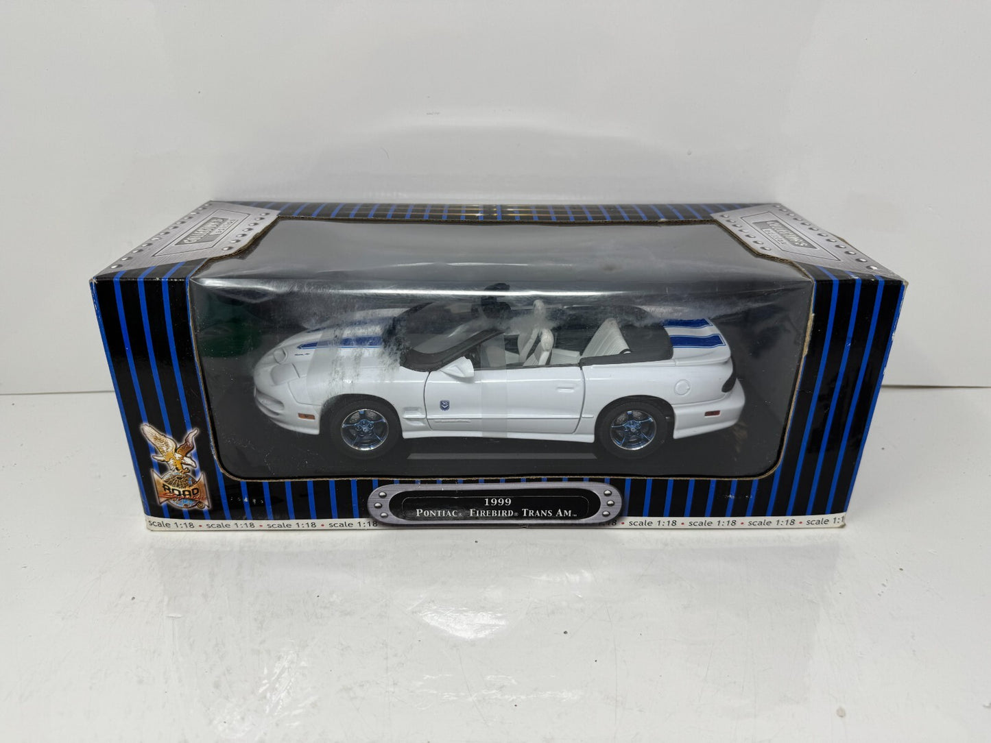 Yat Ming Road Signature 1999 Pontiac Firebird Trans Am 1:18 Diecast
