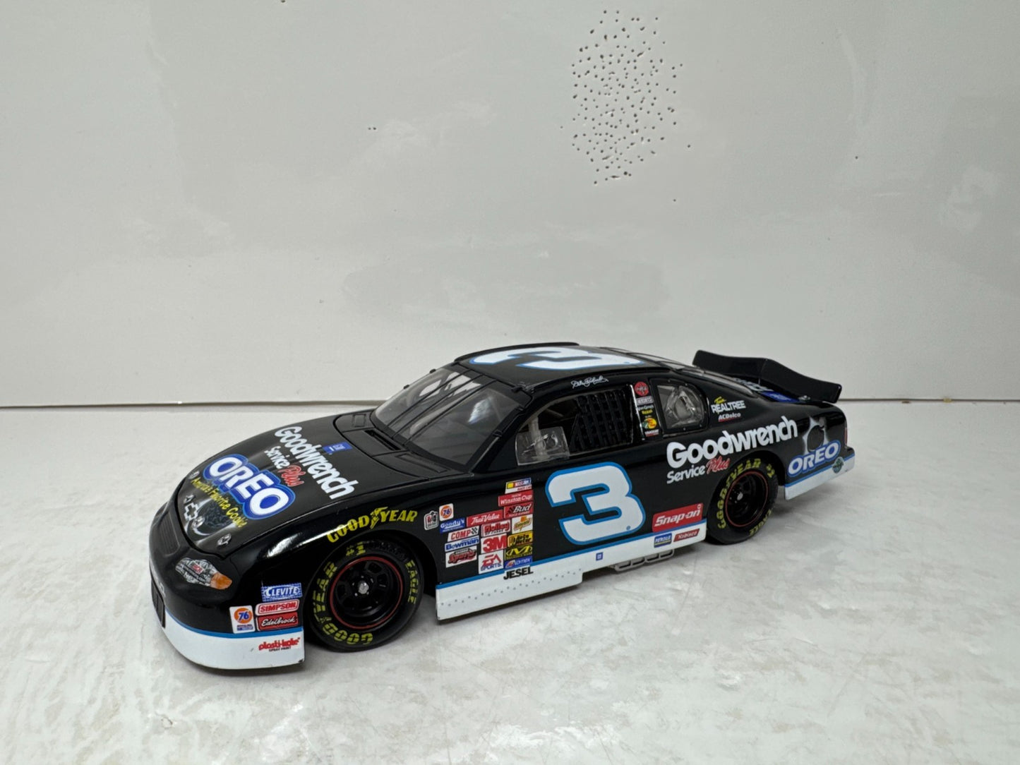 Action Nascar #3 Dale Earnhardt Oreo GM Goodwrench 2001 Monte Carlo 1:24 Diecast