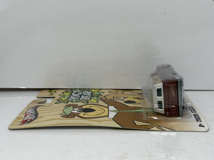 Hot Wheels Yogi Bear 1964 GMC Panel 1:64 Diecast Real Riders