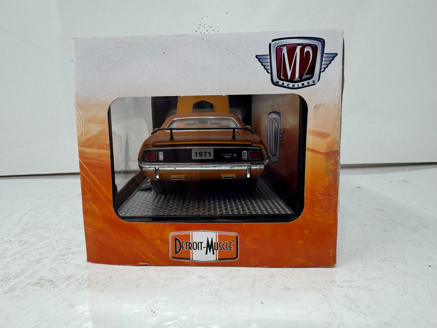 M2 Machines 1971 Plymouth HEMI Cuda Detroit Muscle 1:24 Diecast