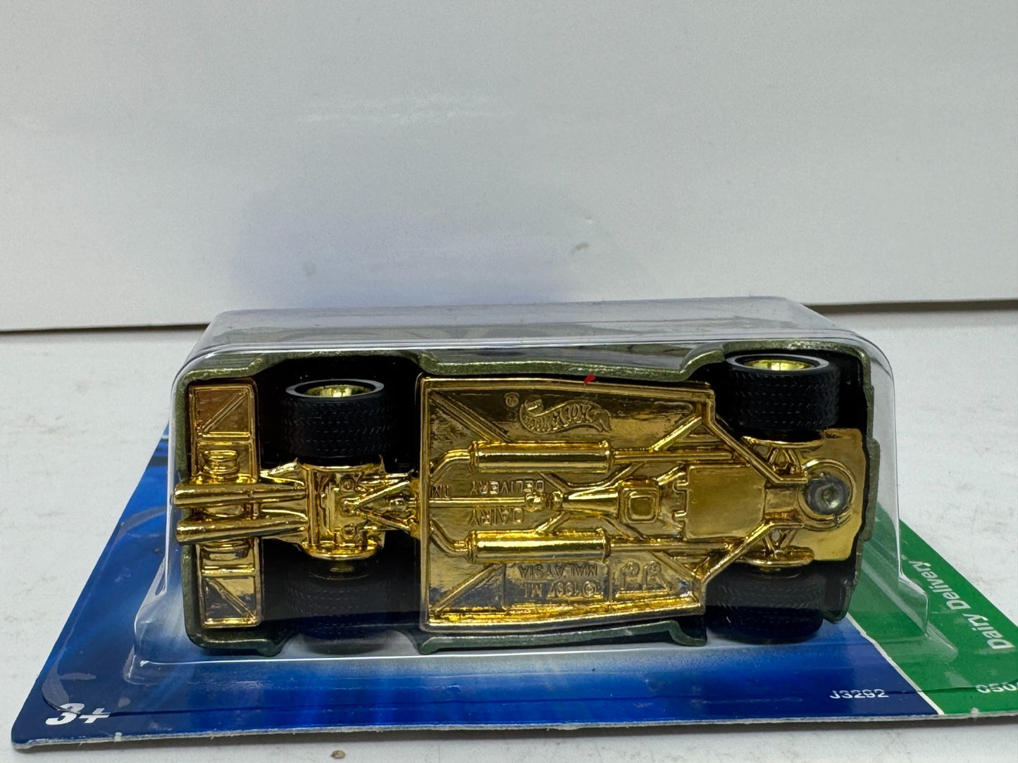 Hot Wheels Treasure Hunt Dairy Delivery Tattoo Hut 1:64 Diecast Real Riders