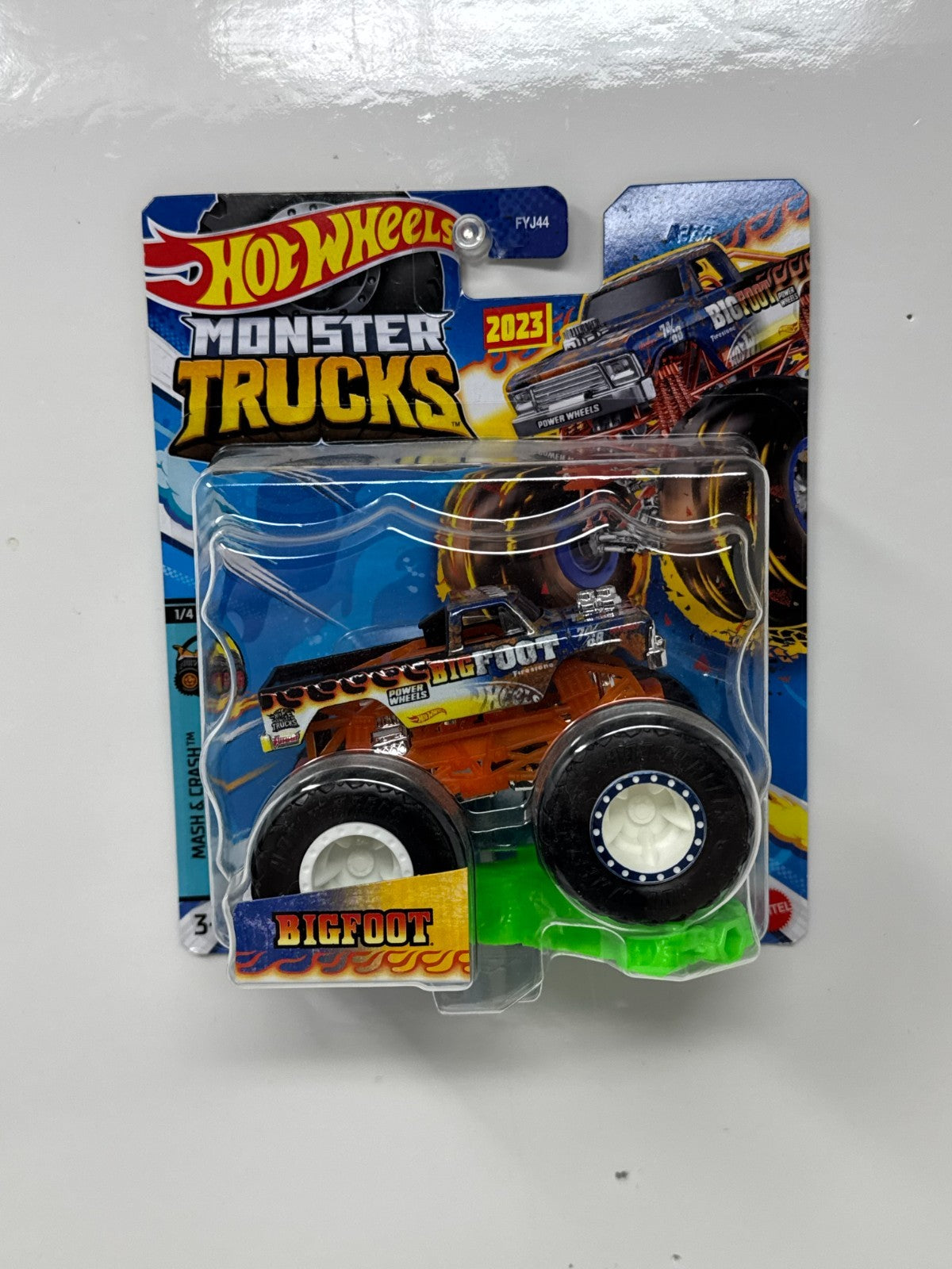 Hot Wheels Monster Trucks Bigfoot Mash & Crash 1:64 Diecast