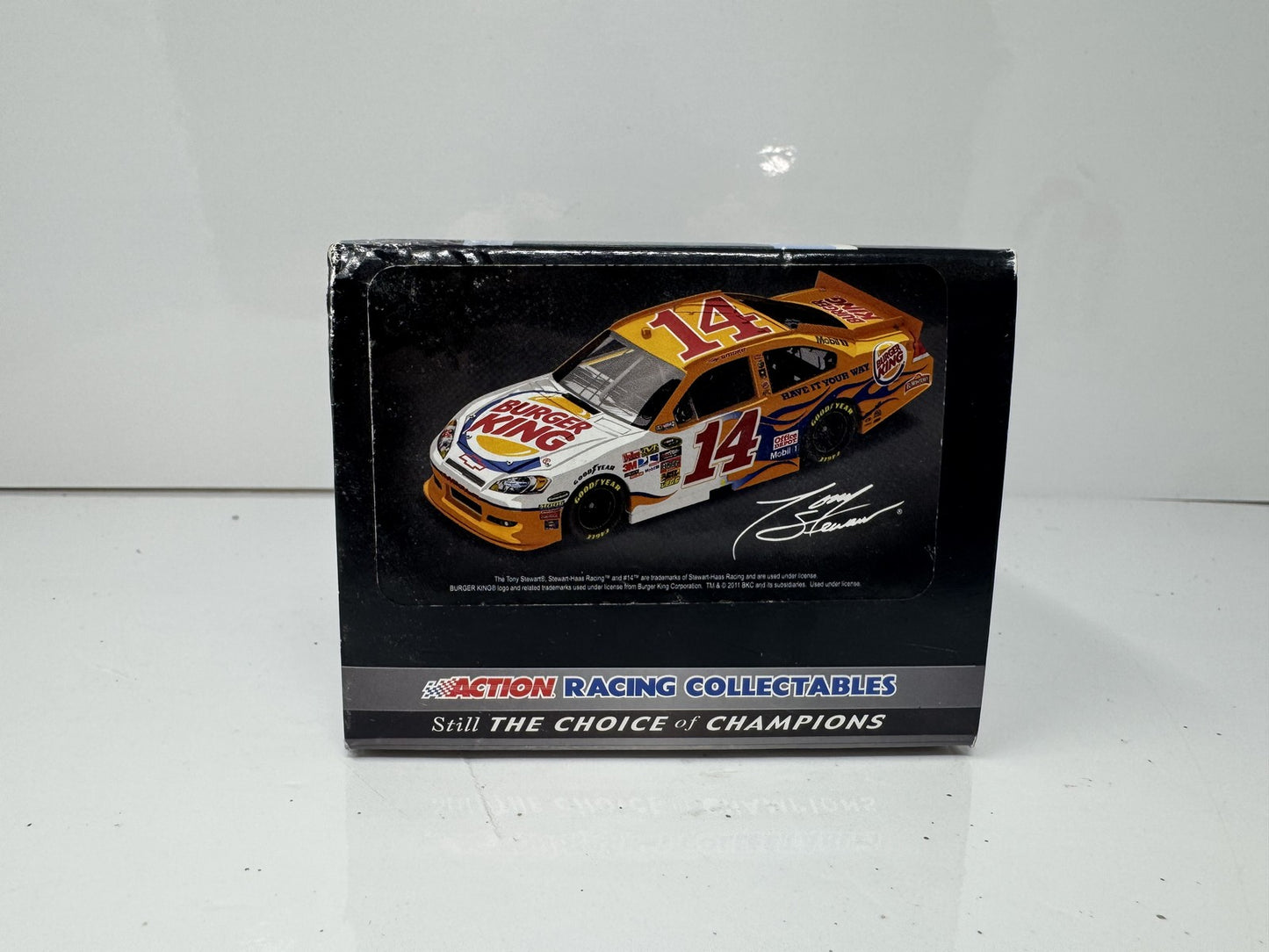Lionel NASCAR Tony Stewart #14 Burger King 2011 Chevrolet Impala 1:24 Diecast