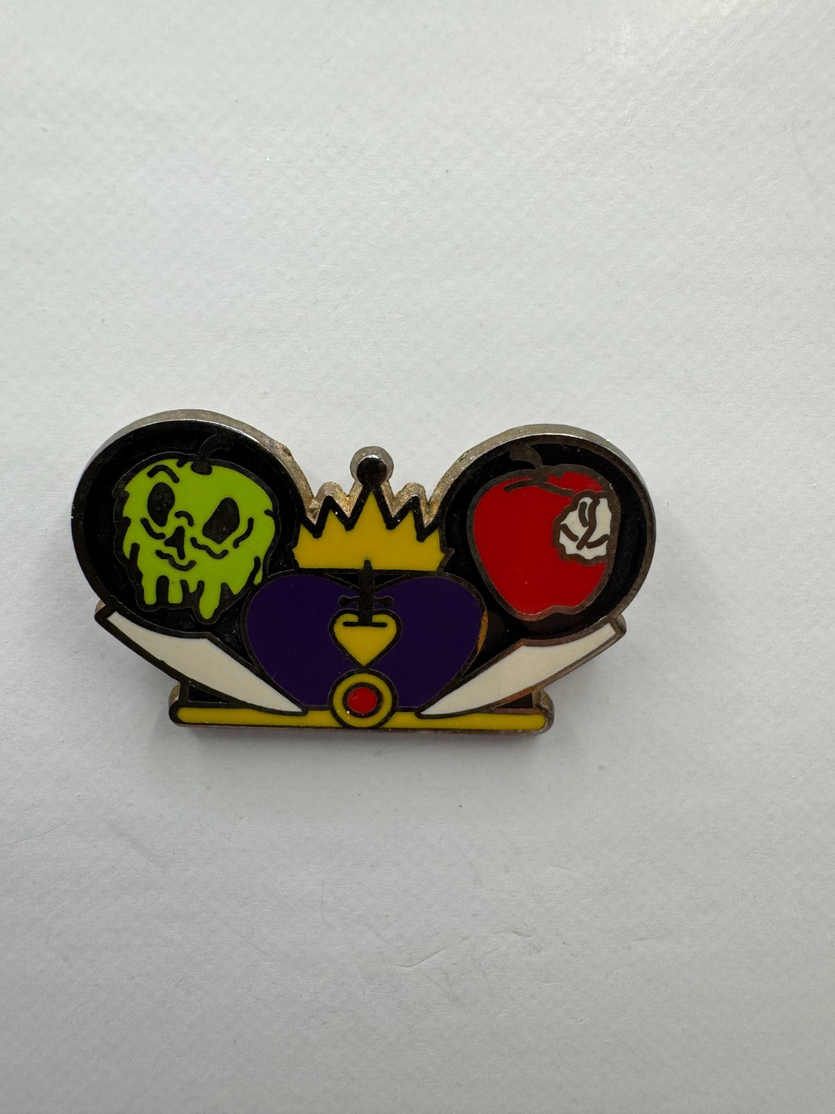 Disney Evil Queen Character Earhat Series 1 Trading Pin DC1S12
