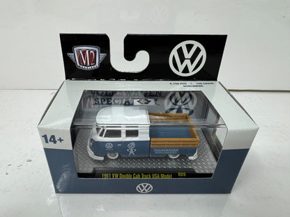 M2 Machines 1961 Volkswagen VW Double Cab Truck USA Model 1:64 Diecast