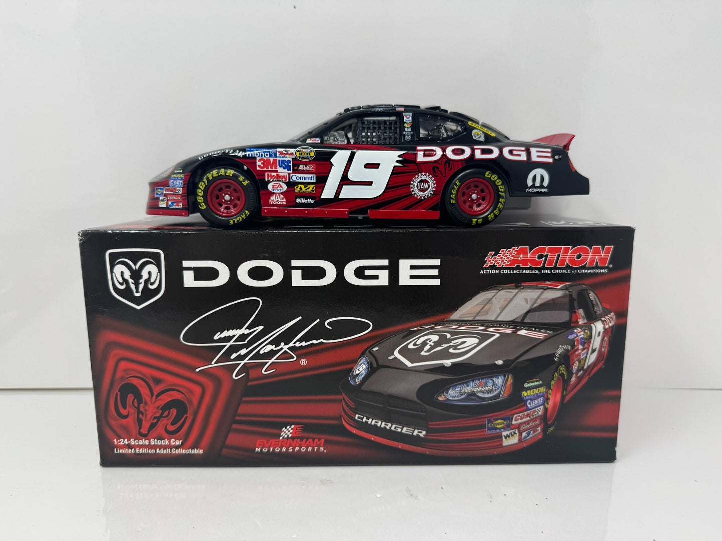 Action NASCAR Jeremy Mayfield #19 Reverse Paint 2005 Dodge Charger 1:24 Diecast