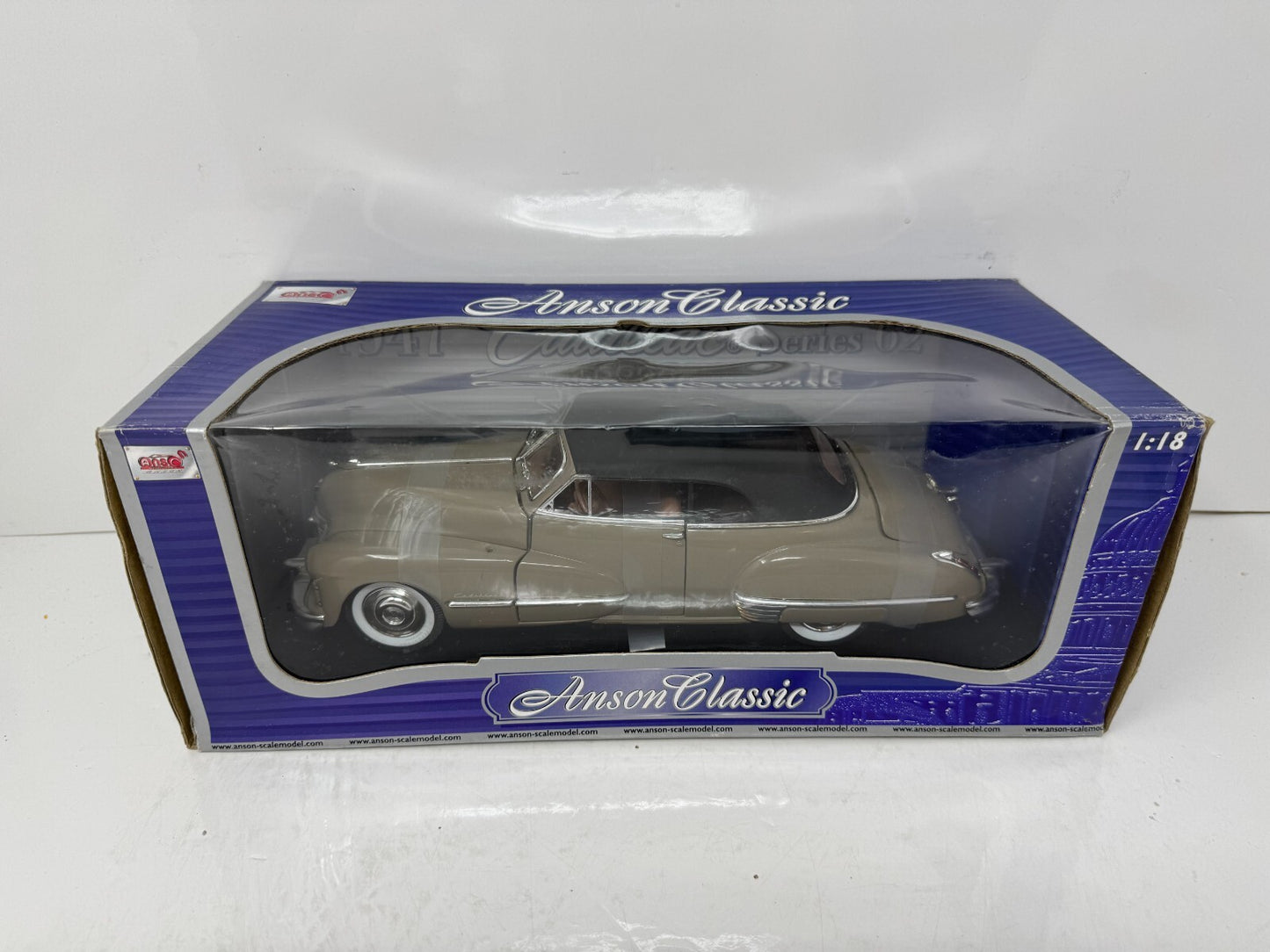 Anson Classic 1947 Cadillac Series 62 1:18 Diecast