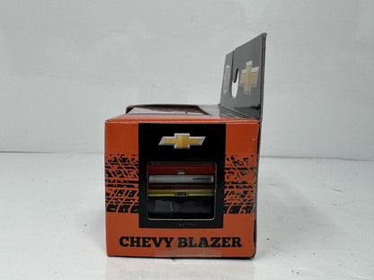 M2 Machines Chevrolet 1974 Chevy K5 Blazer Chase 1:64 Diecast