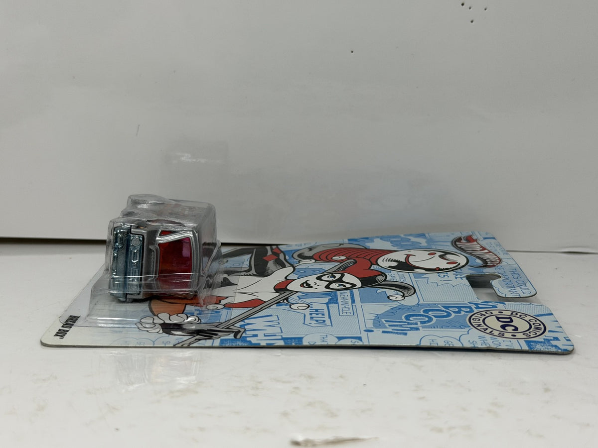 Hot Wheels DC Comics Originals Harley Quinn Bread Box 1:64 Diecast Real Riders