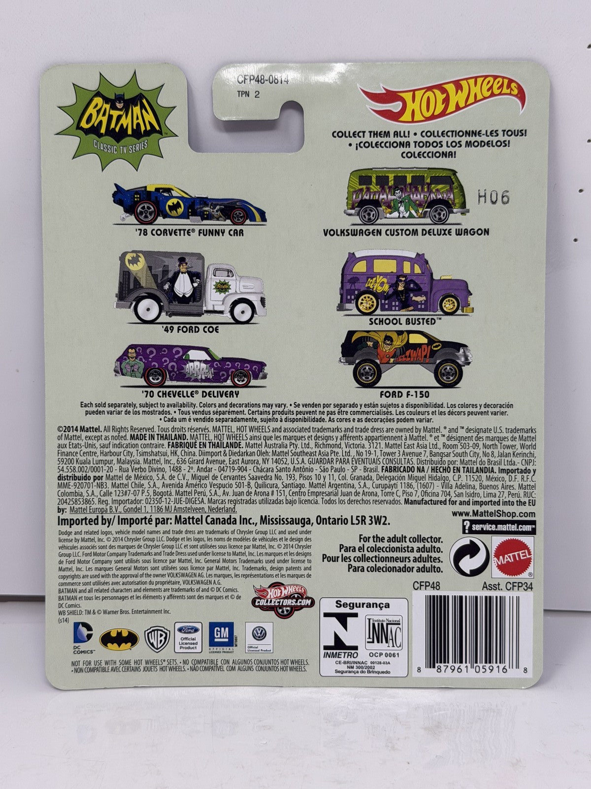 Hot Wheels Batman Classic TV Series School Busted 1:64 Diecast Real Riders