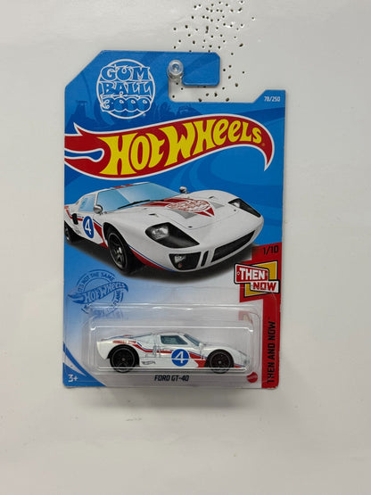 Hot Wheels Then and Now Ford GT-40 1:64 Diecast White